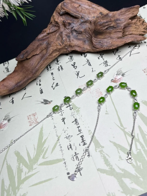 西亚珠宝BY86-和田玉碧玉蛋面手链6*4多样性发其一