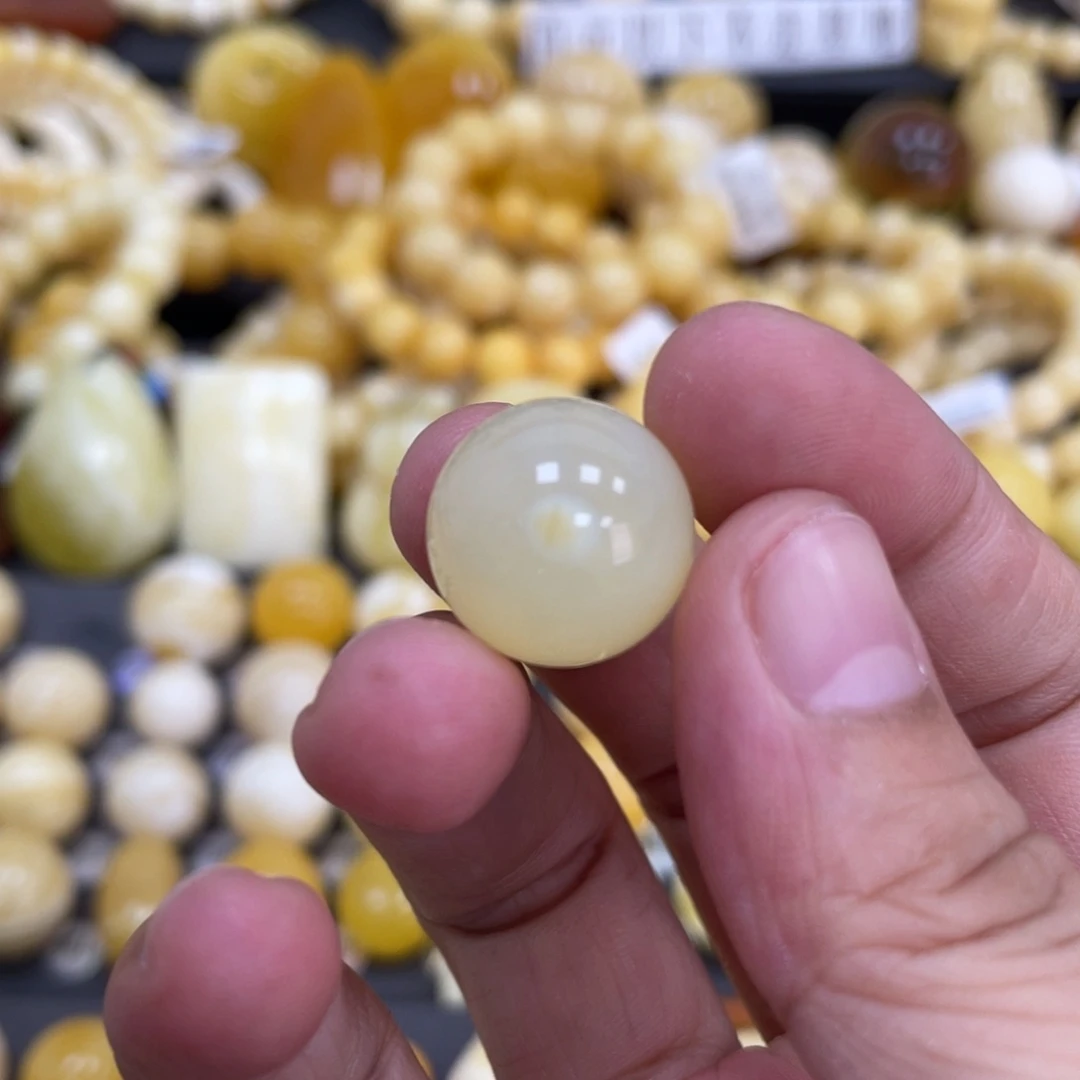 未镶嵌蜜蜡裸石16.4mm特色荧光