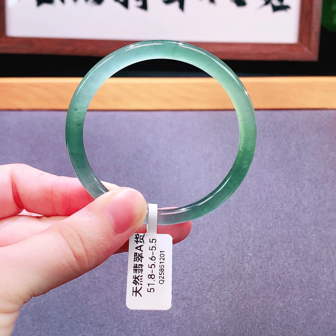 未镶嵌手镯翡翠天然翡翠