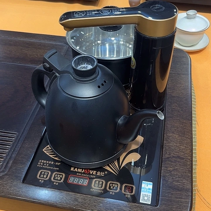 茶盘的形状有着类似花香一样芳香