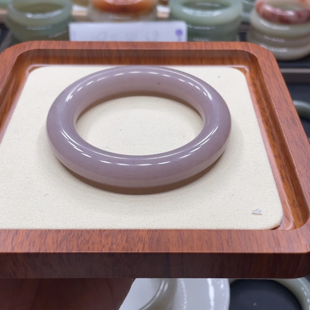 石英质玉手镯未镶嵌A****?