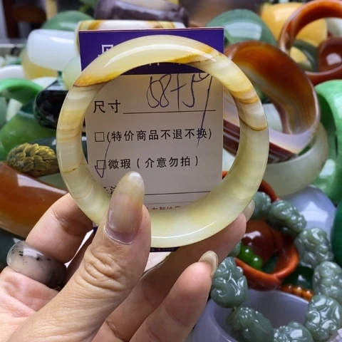 未镶嵌手镯石英质玉