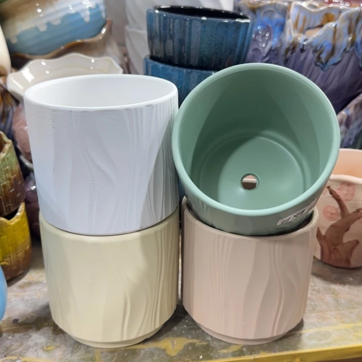 凑9块包邮，有孔，陶瓷花盆