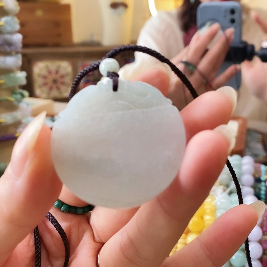 翡翠挂件未镶嵌翡翠挂件