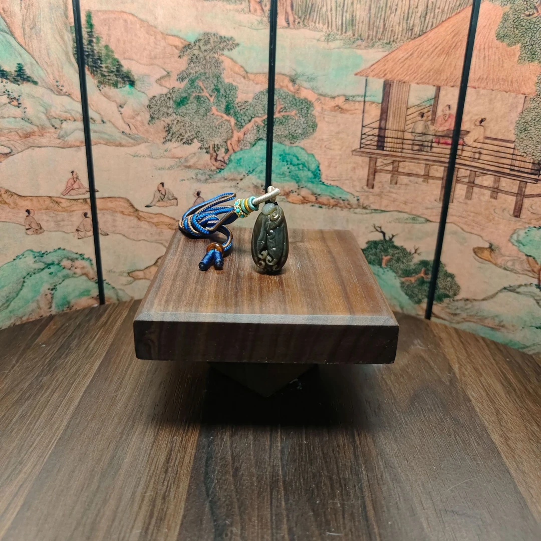 E和田玉且末糖玉兰花吊坠0870