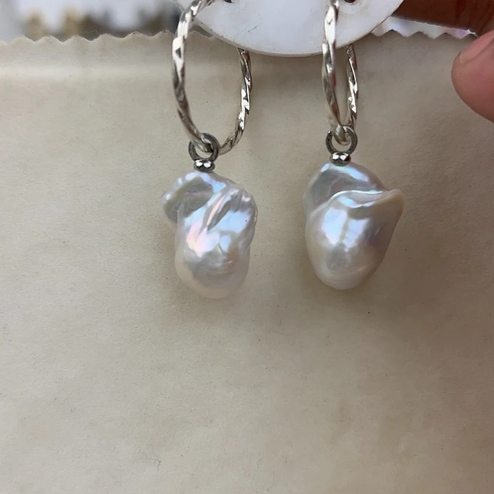 银S925镶嵌淡水珍珠耳饰国****）