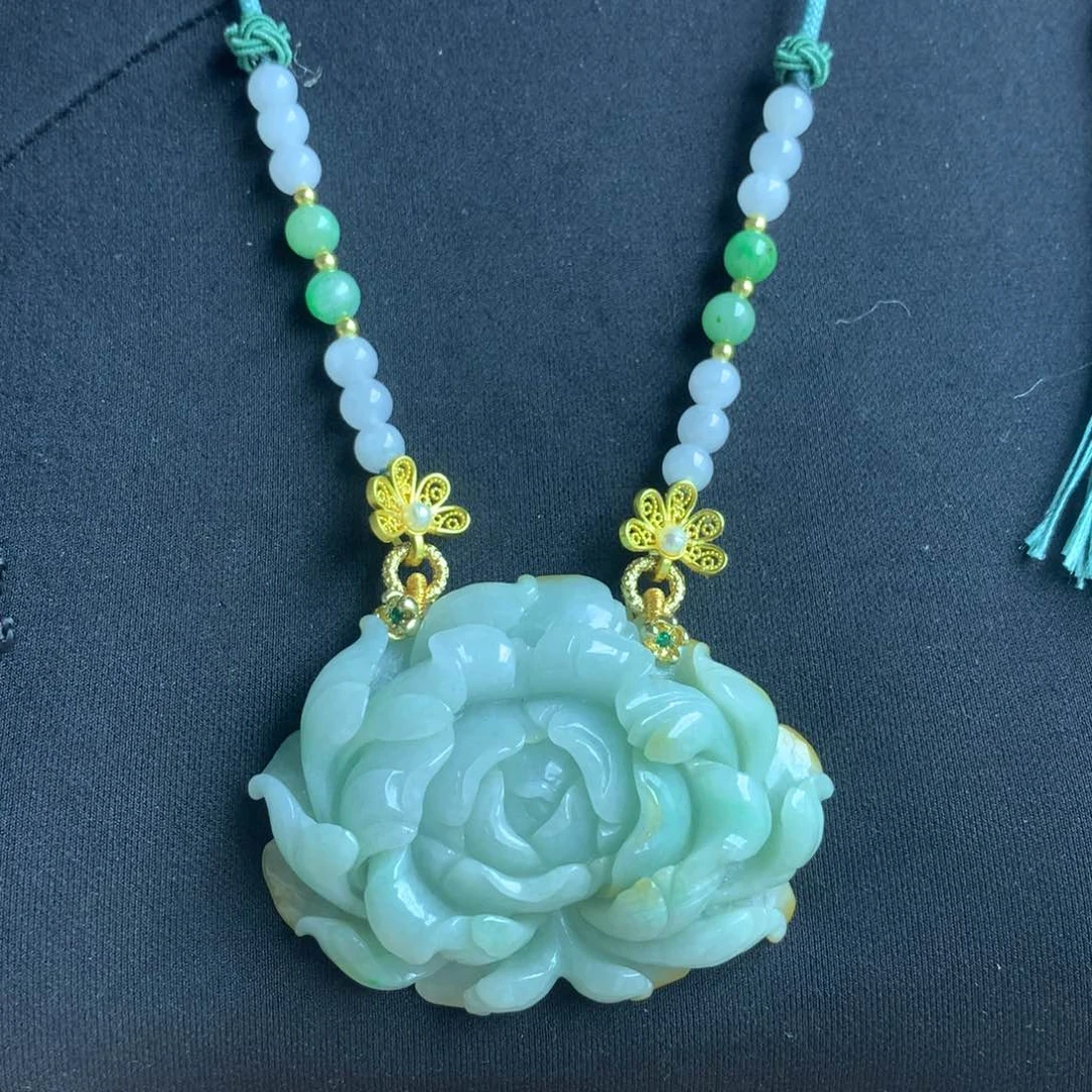 翡翠颈饰未镶嵌翡翠