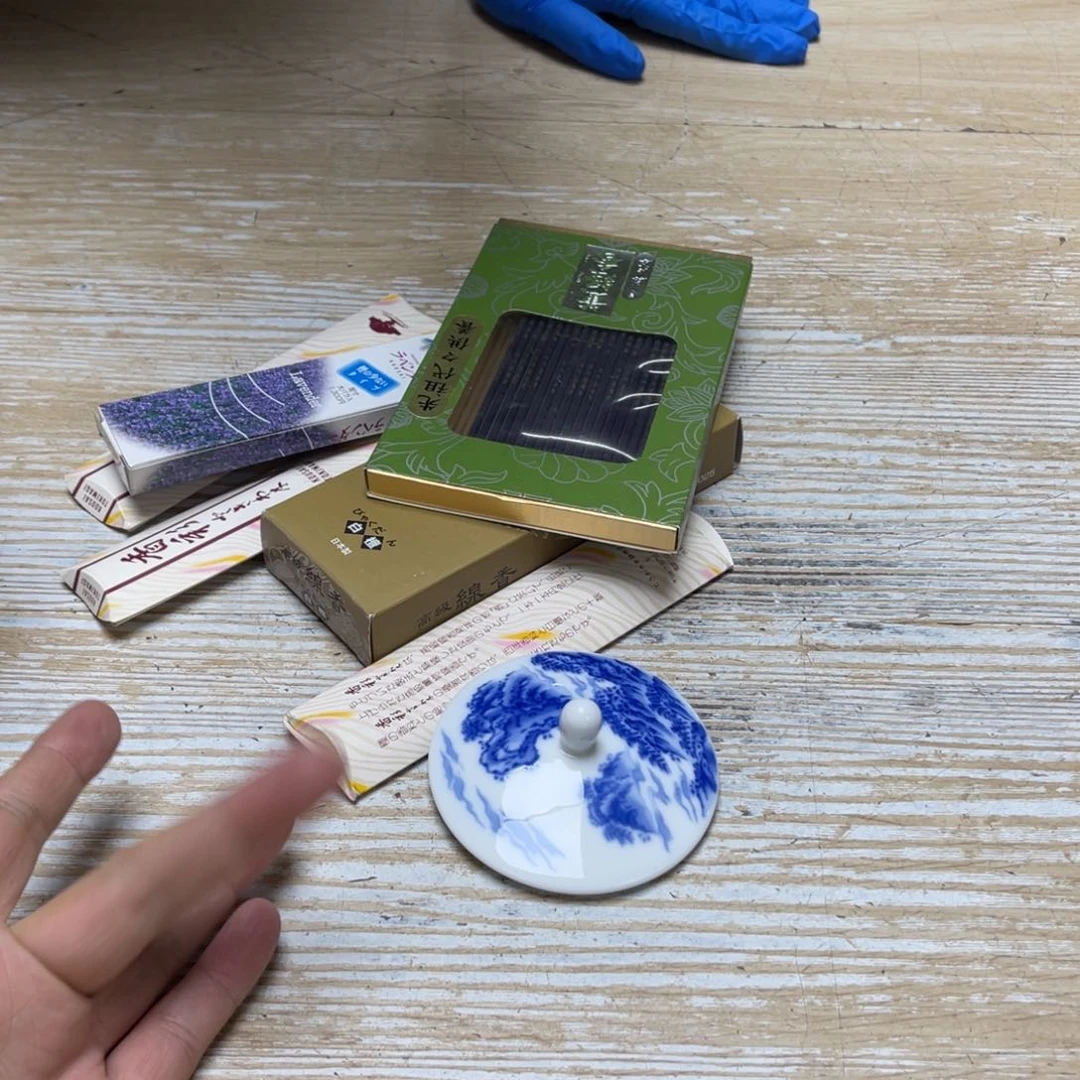 瓷片东****擂密密麻麻地排列着