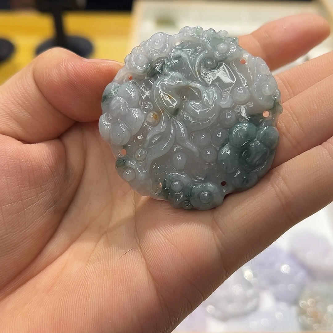 颈饰未镶嵌翡翠挂件