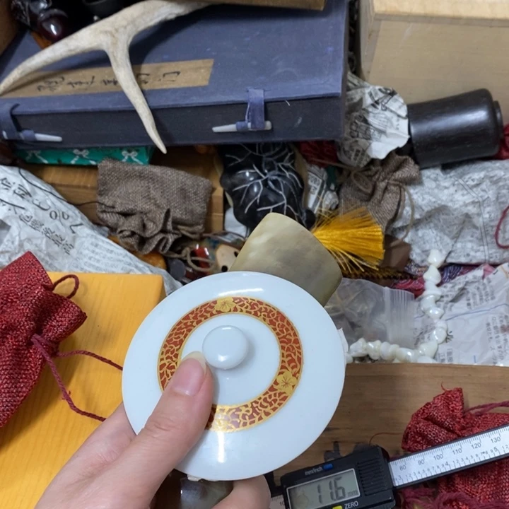 瓷片哈中古工艺品一件