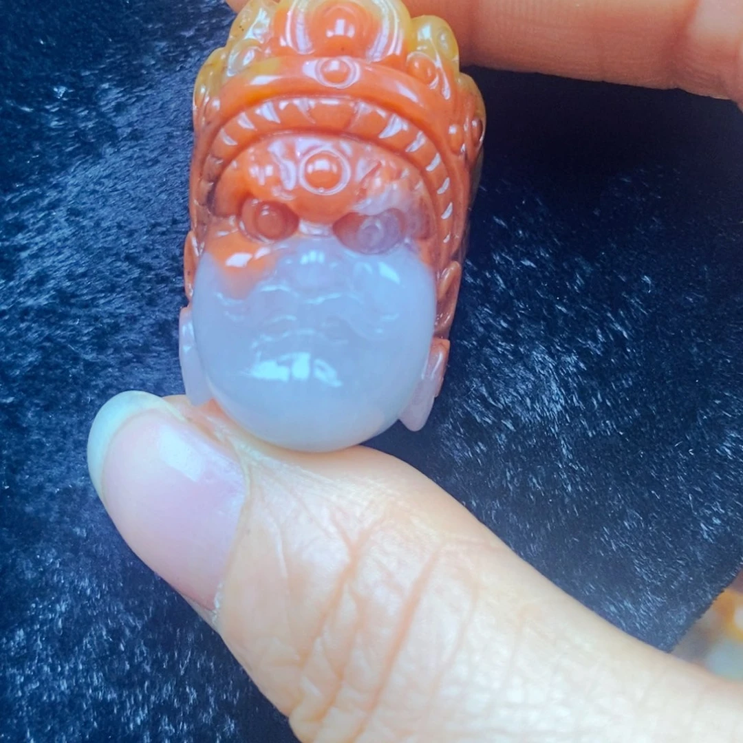 未镶嵌石英质玉（黄龙玉）颈饰