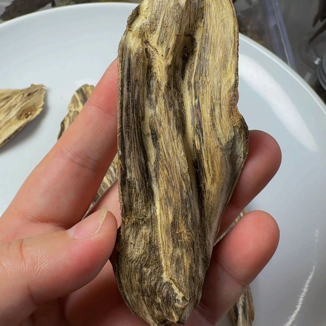 苏***醒沉香碎屑沉香海南虎斑棋16 克