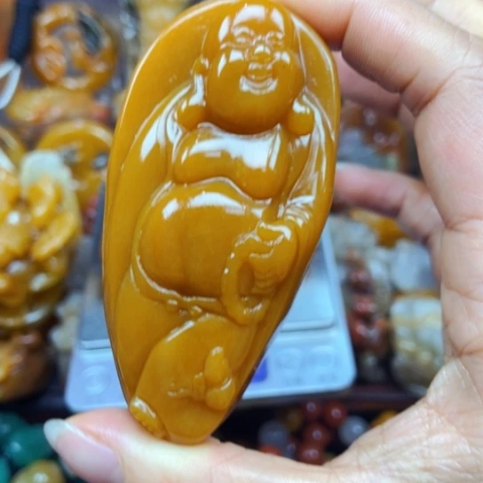 石英质玉（黄龙玉）未镶嵌颈饰