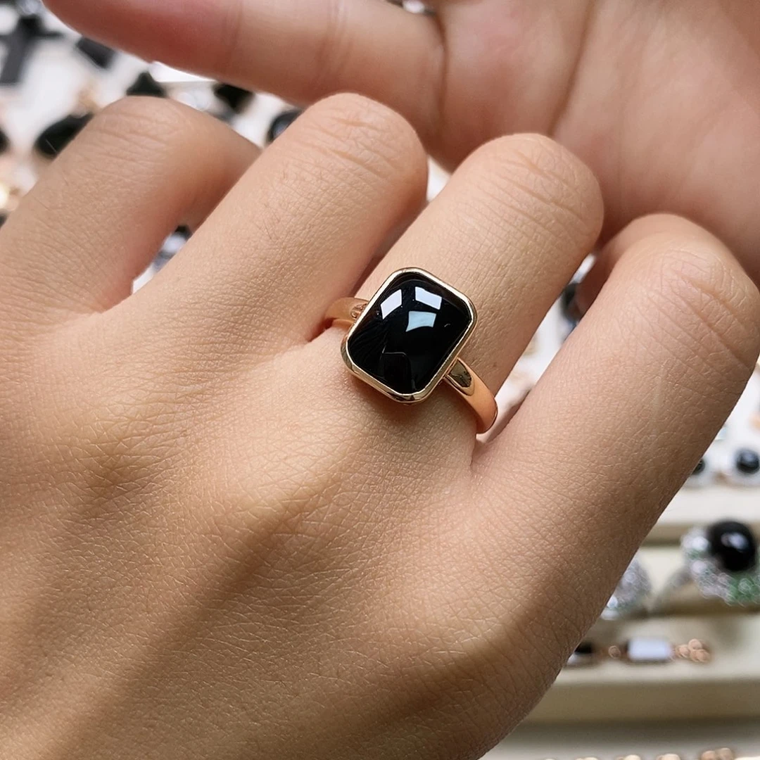 翡翠戒指18K金镶嵌