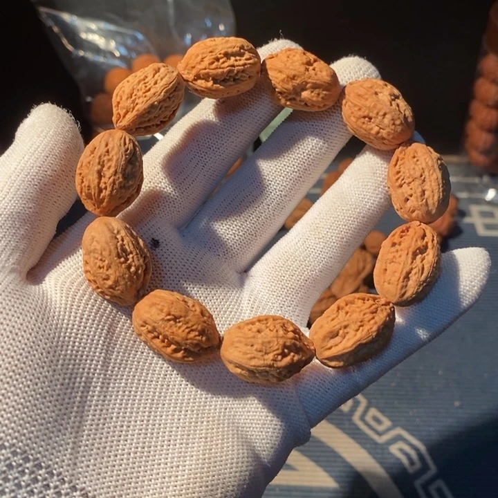 文玩核桃手串……33