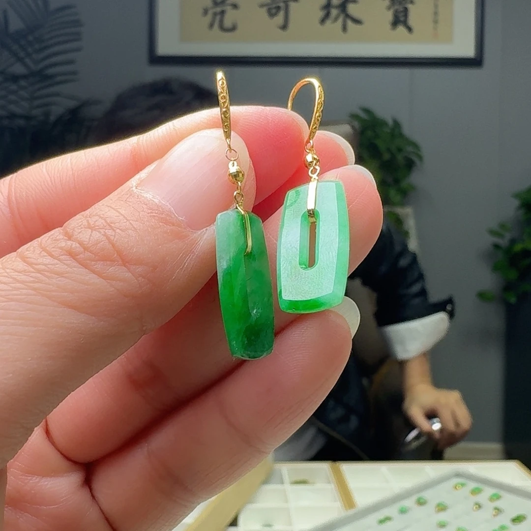 翡翠18K金镶嵌耳饰天然