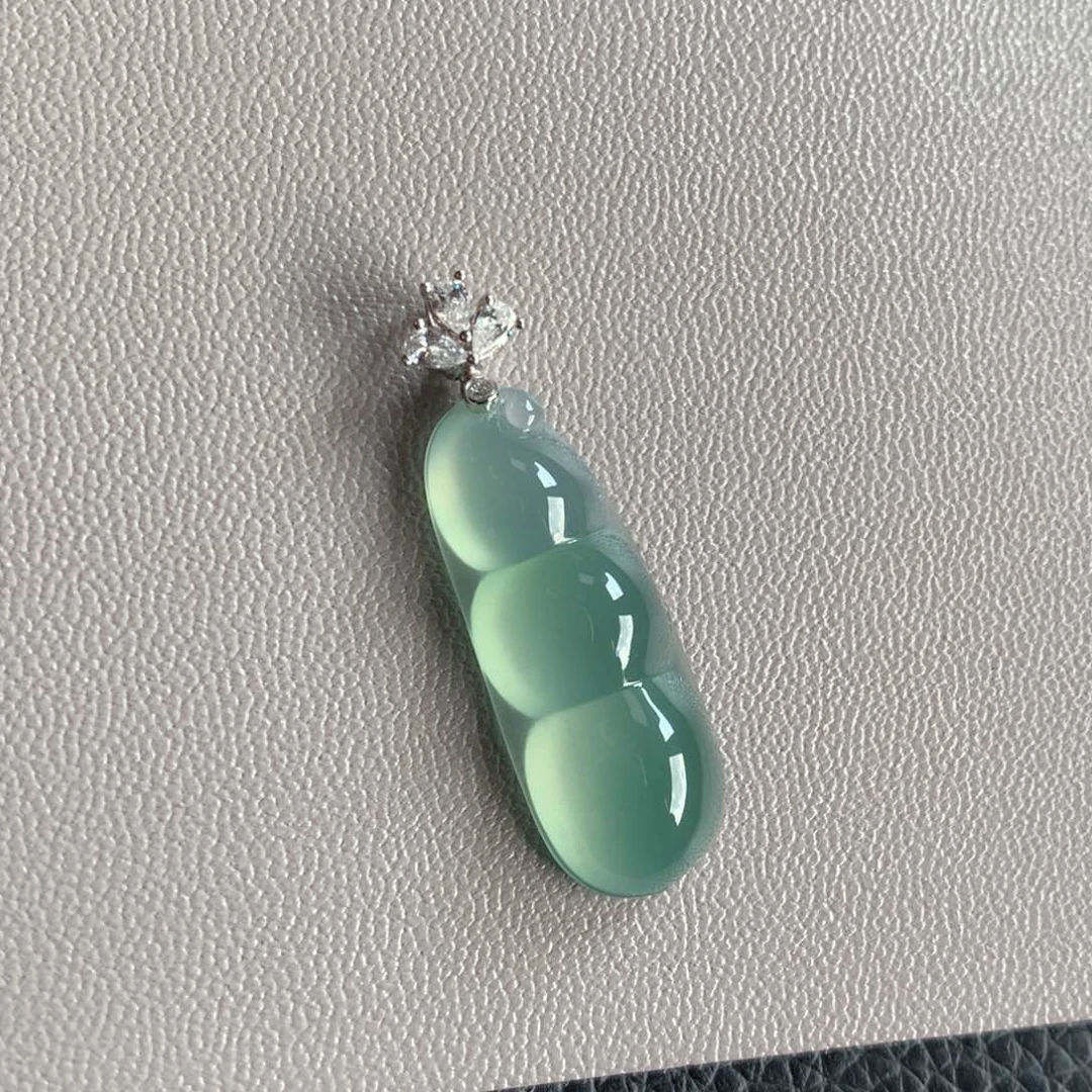 翡翠颈饰18K金镶嵌天然翡翠