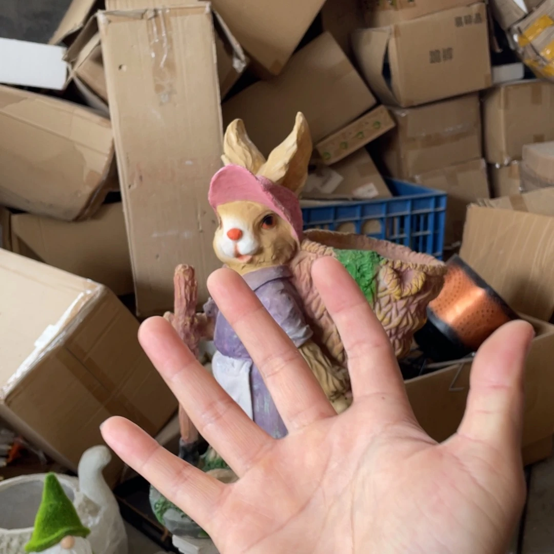 【闪购商品】树脂新款背篓兔盆摆件