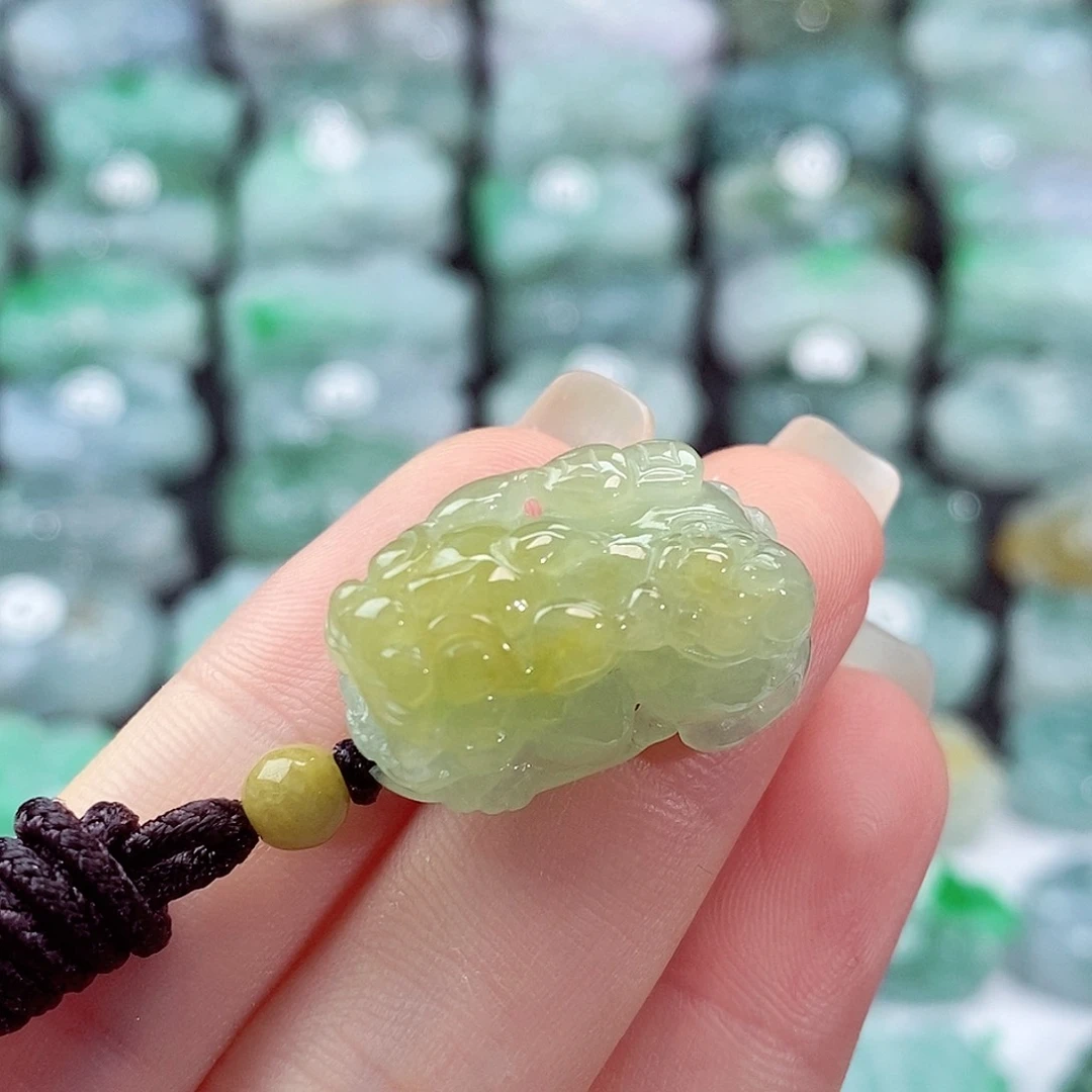 颈饰未镶嵌翡翠天然