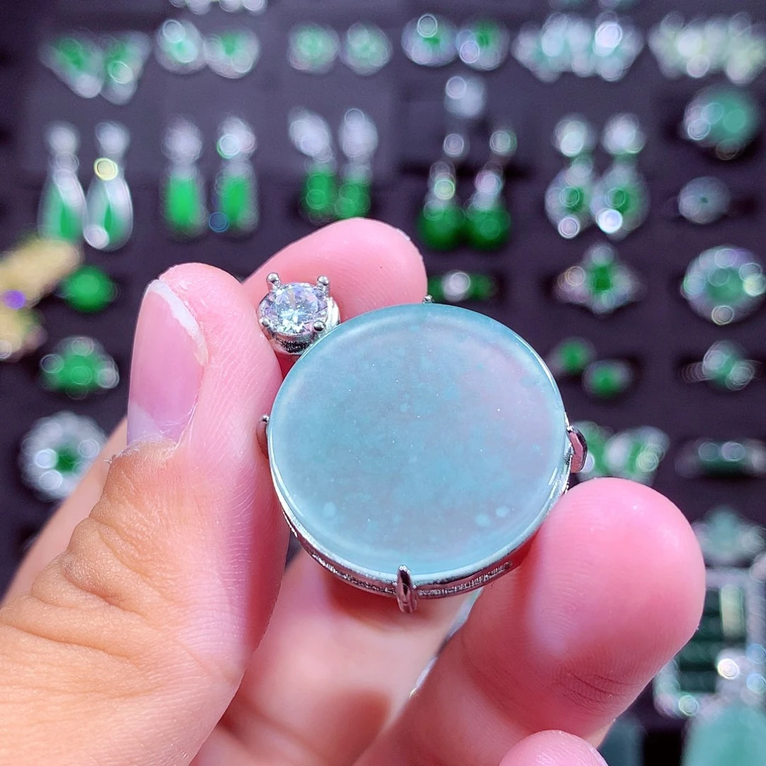 颈饰未镶嵌翡翠天然