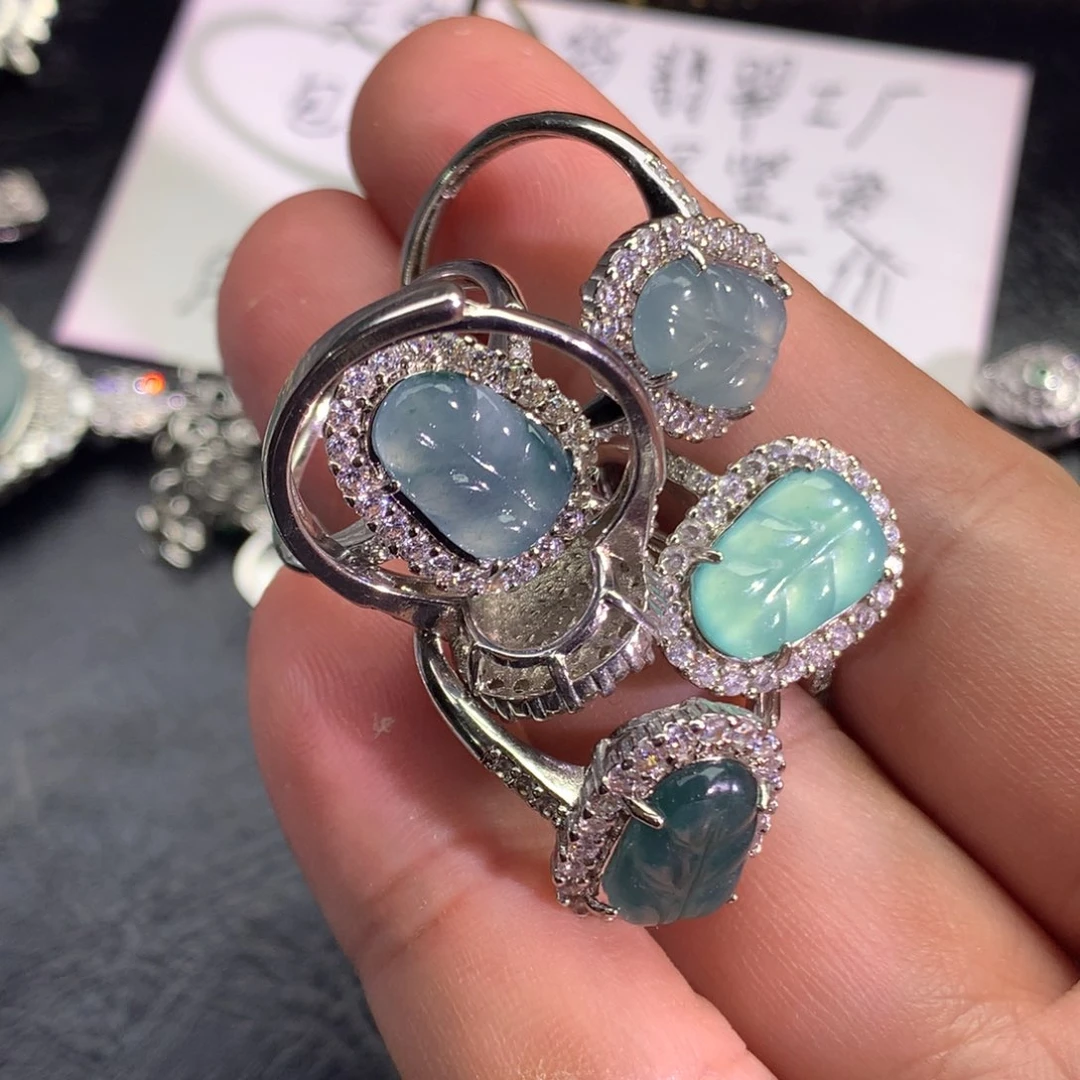 翡翠颈饰未镶嵌叶子戒指