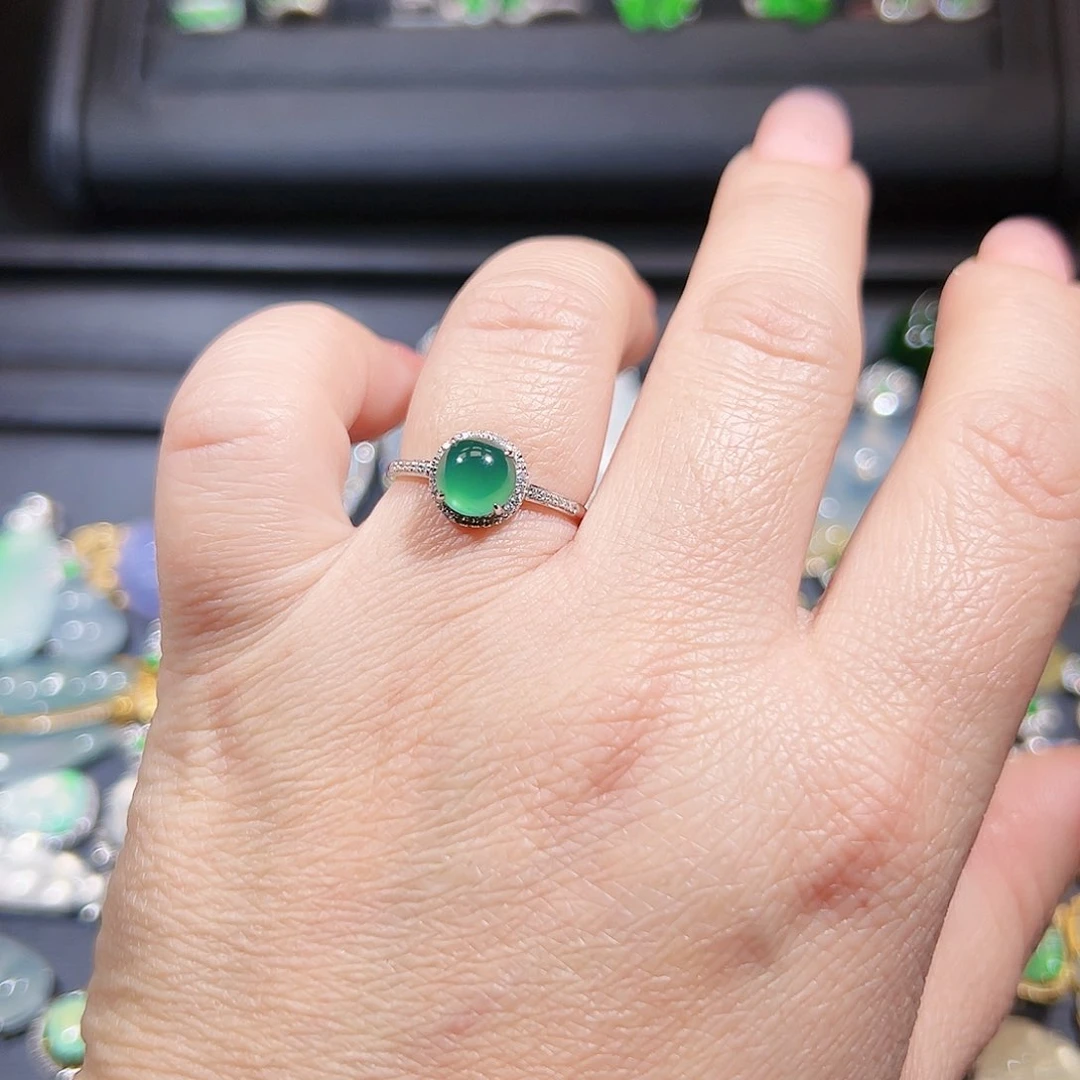 翡翠戒指18K金镶嵌戒指