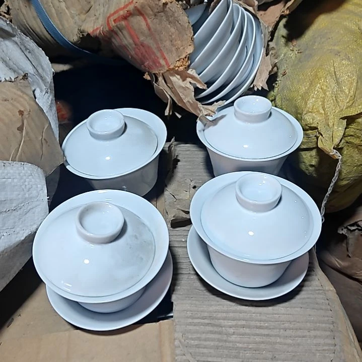 摆件陶瓷盘子碗啥都有