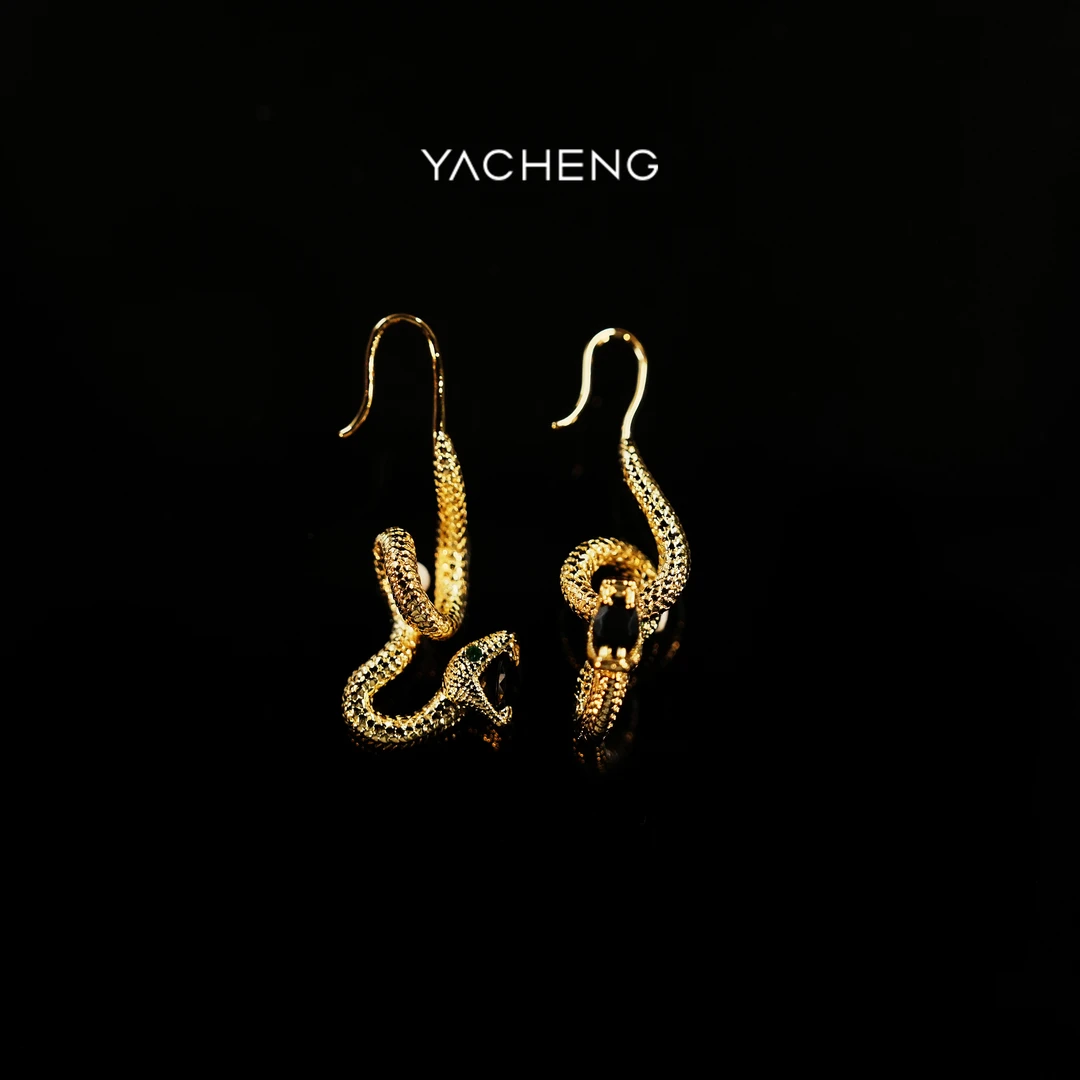 925银莫桑石耳饰 【雅丞珠宝】金蛇献礼黄金色蛇形耳饰