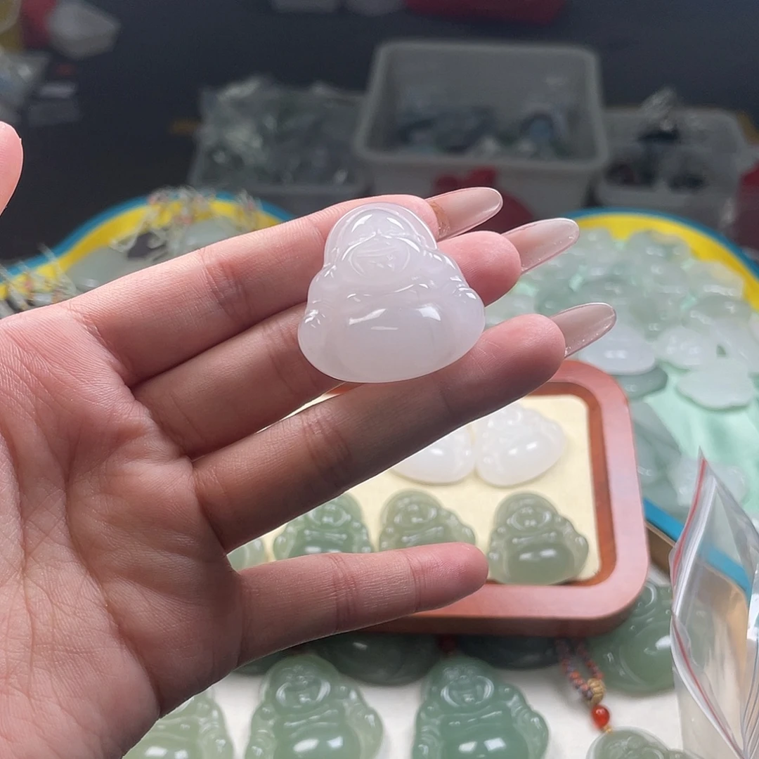 石英质玉未镶嵌颈饰