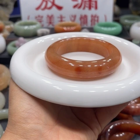 未镶嵌手镯石英质玉