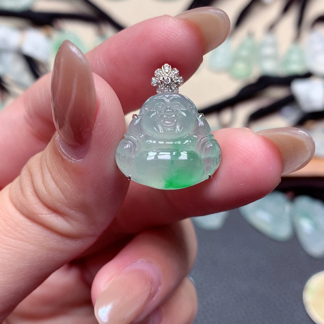 颈饰18K金镶嵌翡翠佛公