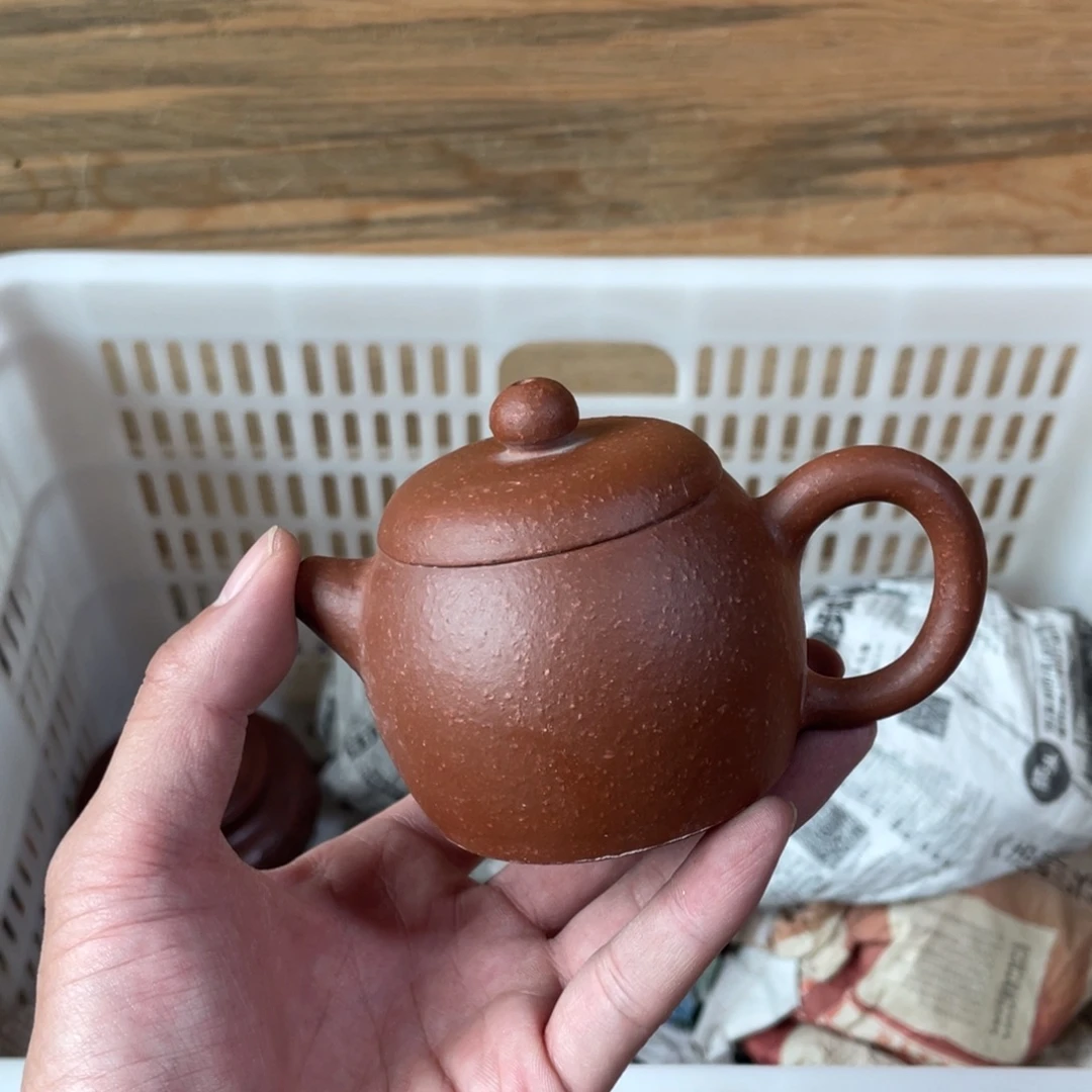 紫砂茶壶老厂紫砂壶一件。
