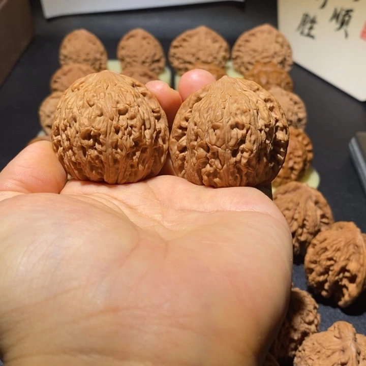 文玩核桃吊坠绣球42