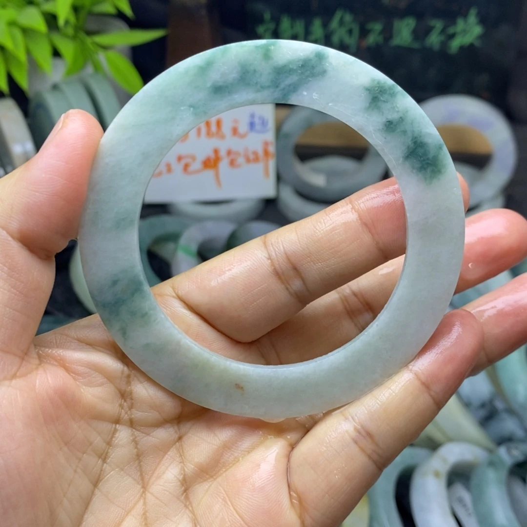 定制翡翠未镶嵌手镯