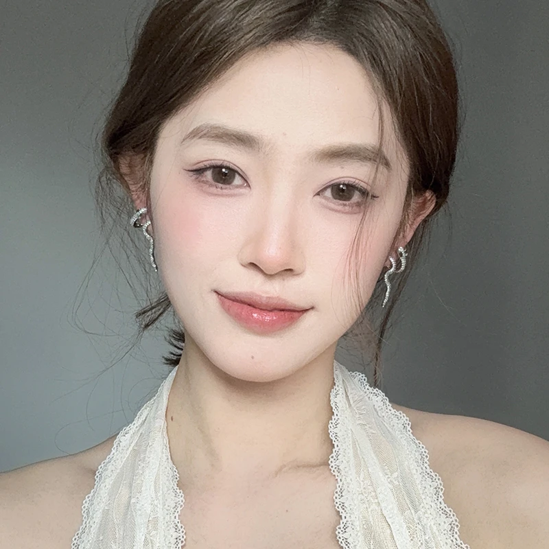 oushipei/欧诗佩 铜合金合成锆石耳饰 气质独特满钻灵蛇耳环耳饰