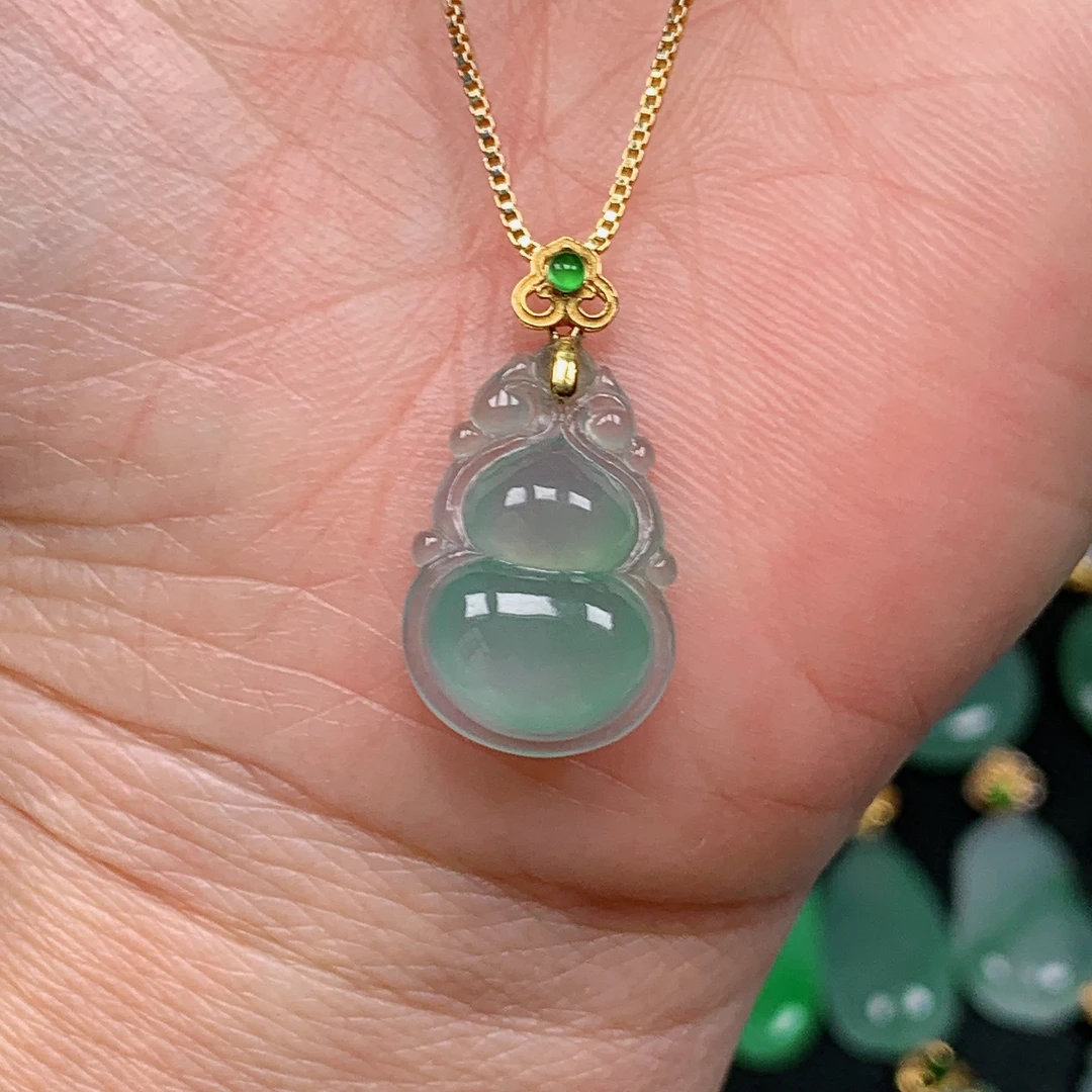 缅甸天然翡翠A货 冰润冰晴葫芦28/611（尺寸18.3x12x4.3)