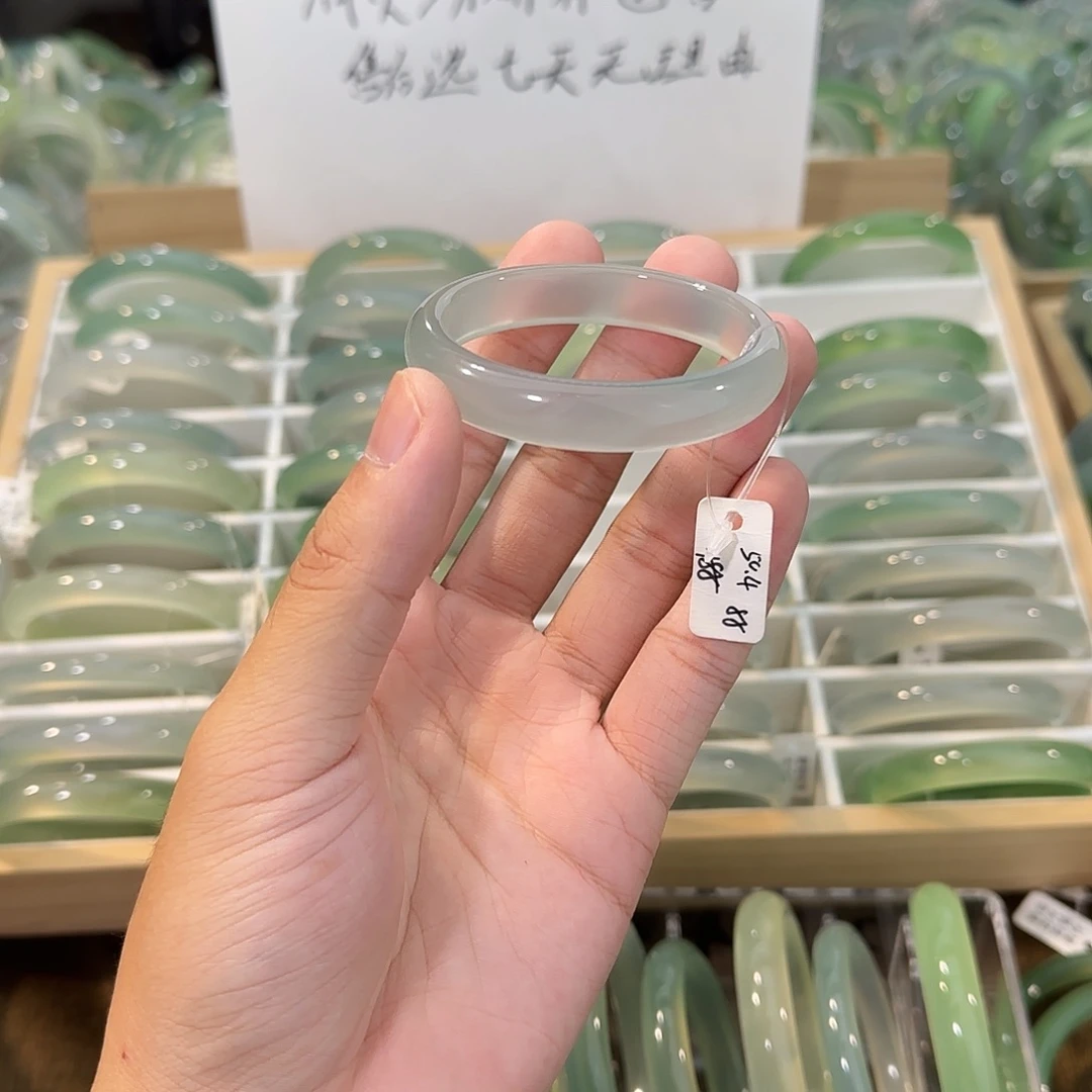 玛瑙/玉髓未镶嵌手镯圈口50.4