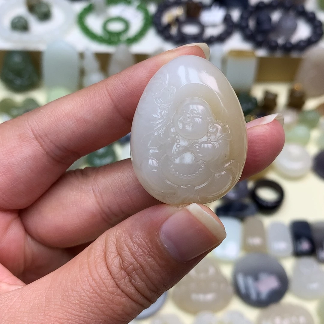 颈饰未镶嵌和田玉