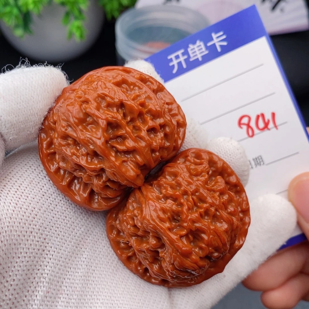 文玩核桃把件45红狮子841