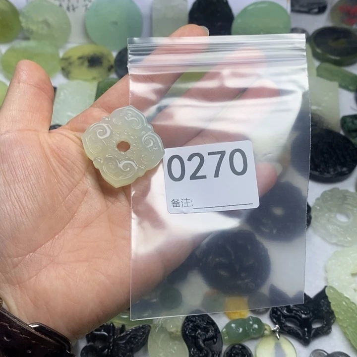 蛇纹石玉颈饰合金Y****雾