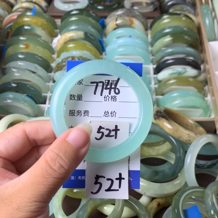 未镶嵌蛇纹石玉手镯7746
