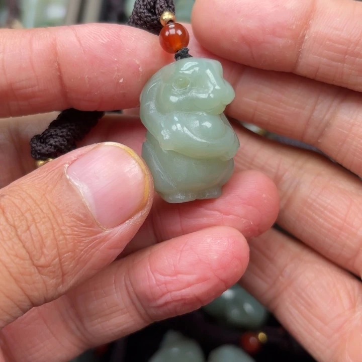 和田玉吊坠未镶嵌