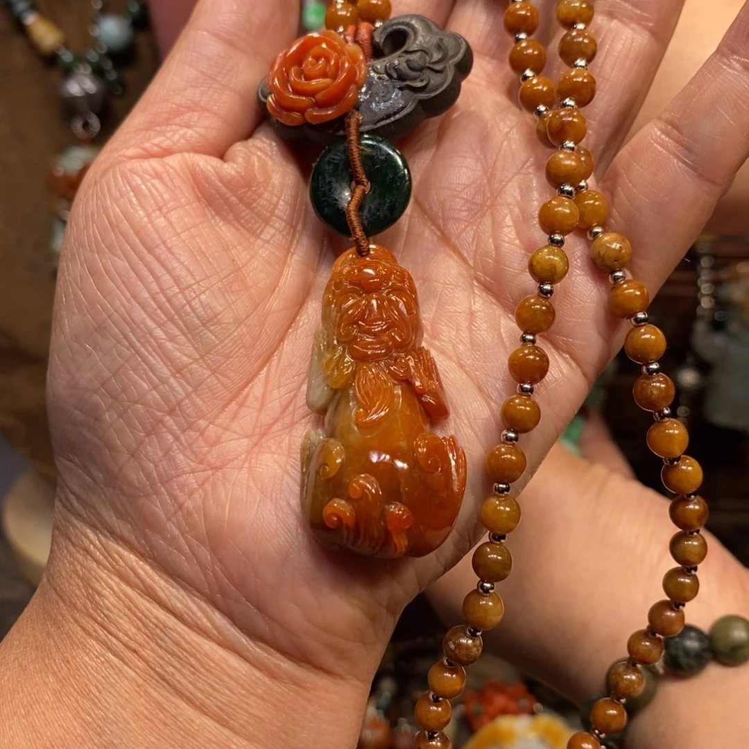 翡翠吊坠(赠链)未镶嵌