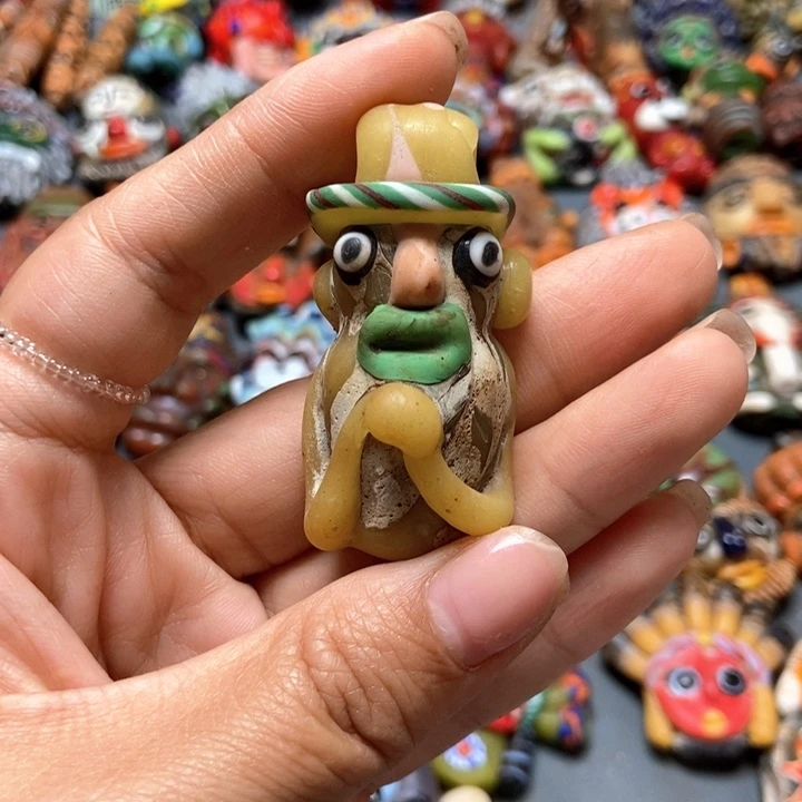 玻璃颈饰印度尼西亚帽子先生