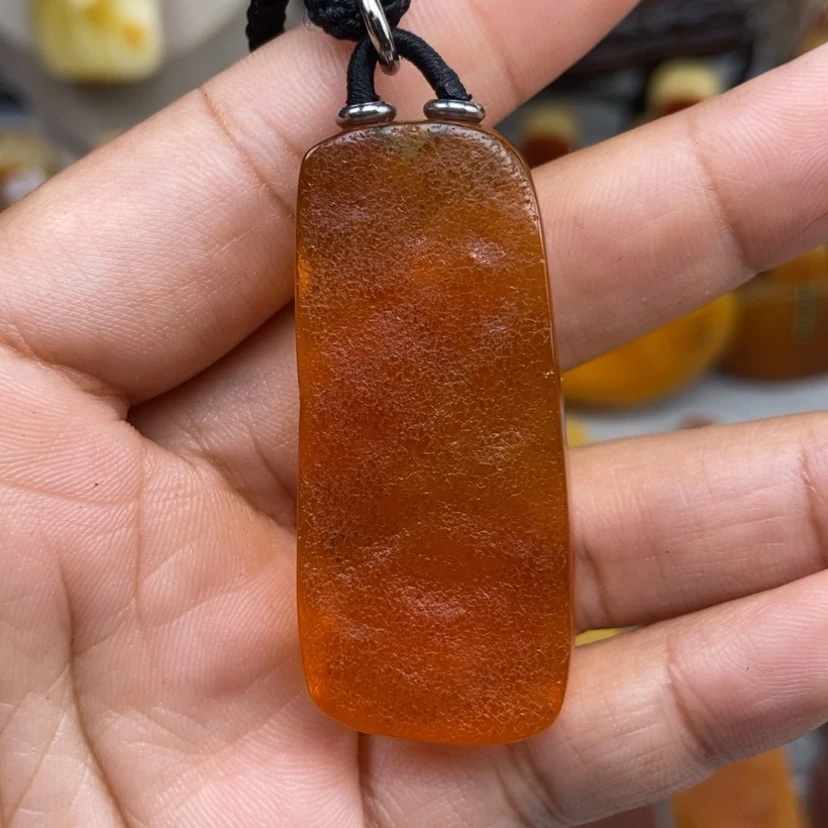 【闪购商品】琥珀颈饰未镶嵌