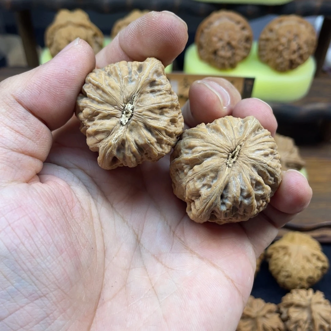 冰***.文玩核桃吊坠铁锤