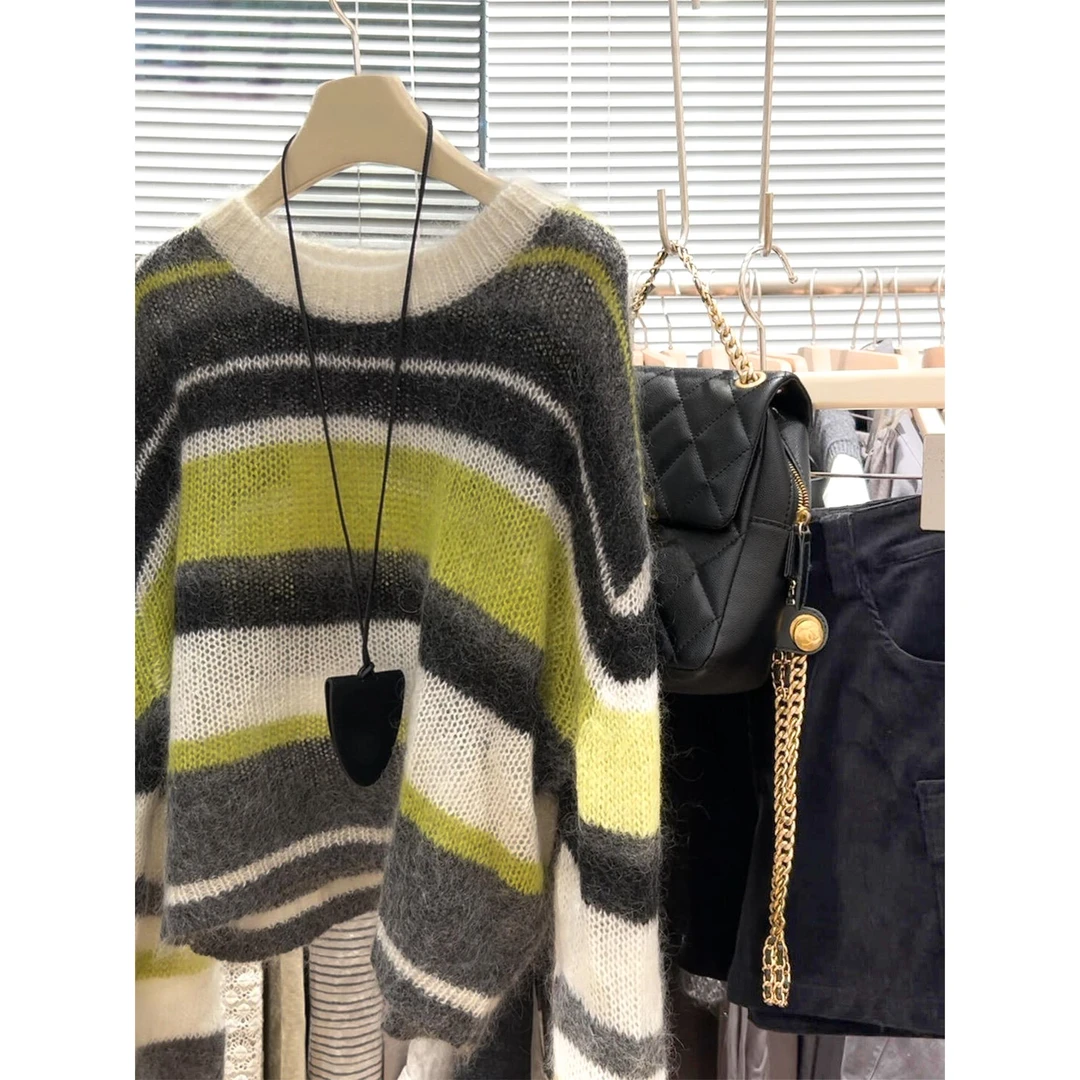 被惊艳到了！巨好看！圆领撞色条纹针织衫女2025年长袖休闲保暖毛衣