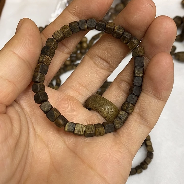 沉香碎屑沉香绿奇楠方糖05