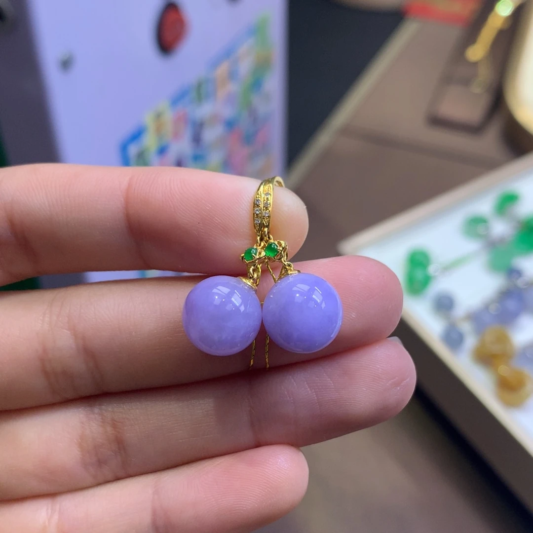 翡翠18K金镶嵌颈饰翡翠