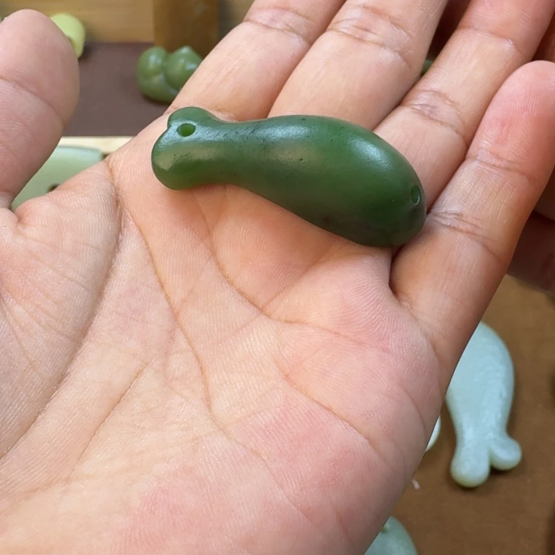 好***朵和田玉未镶嵌颈饰